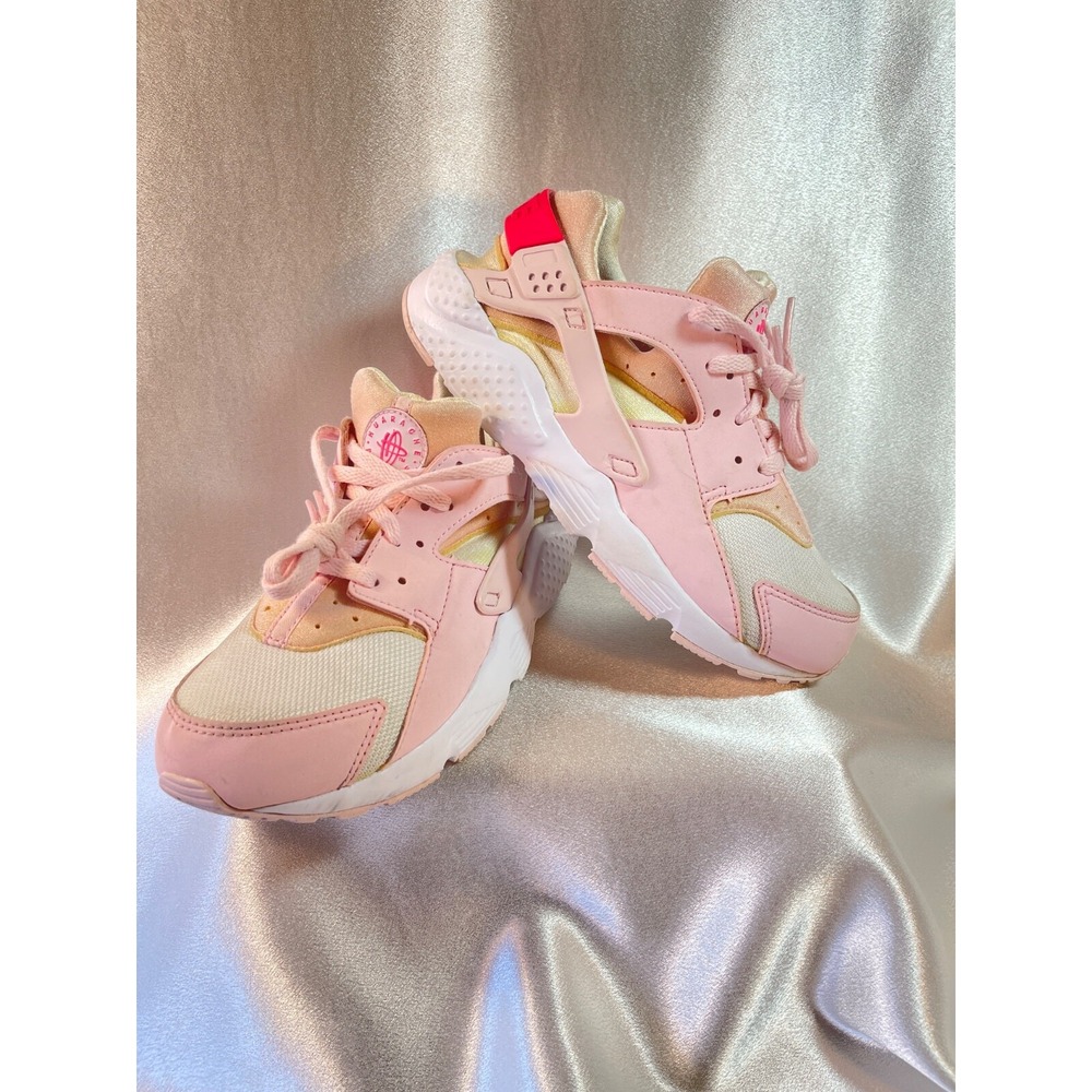 Huarache Run Nike Air Low Pink & White Youth Size 3Y Adorable Shoes